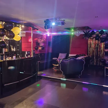 Private Luxury Club *